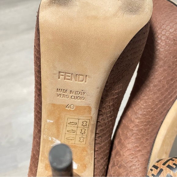 FENDI Logo Python Embossed Leather Round Toe Designer Heels - Size 10 - Brown - Picture 8 of 11